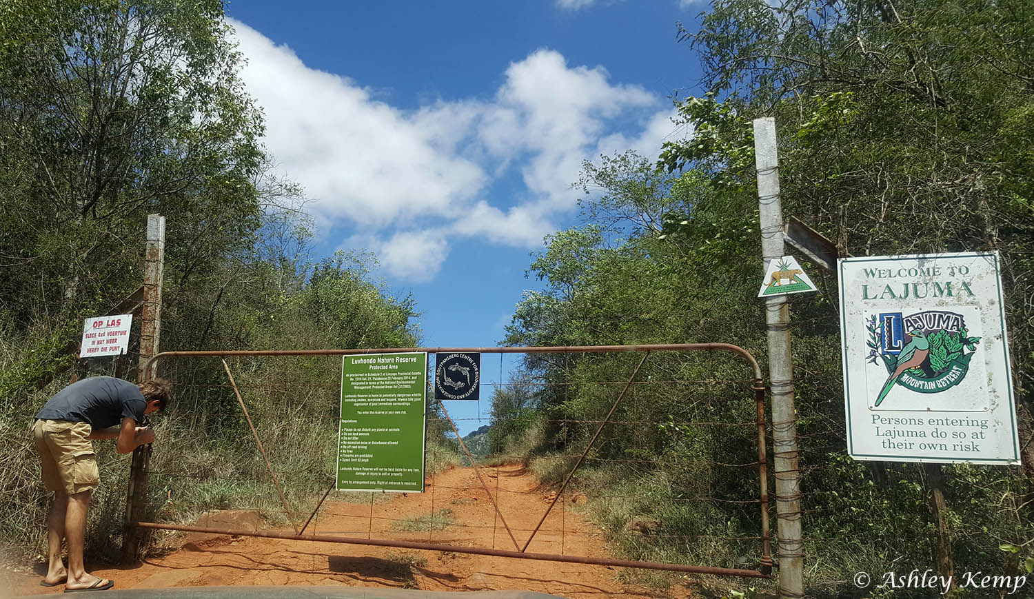 Farm Gate and entrance to Lajuma